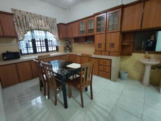 MunadibStay Damai, Spacious Lodging for Families - 4