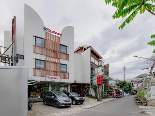 RedDoorz Plus near Asia Afrika 3 - 1