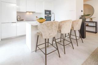 New luxury apartment in Estepona, Costa del Sol - Short walk to the beach, old town & marina - 3