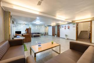 The Empire Hotel Near Dlf Golf course Road I Gurgaon I Sector -56 - Gurgaon - 7