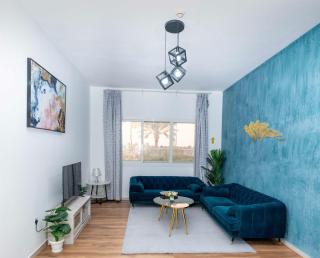 Live so close to beach - Al Marjan Island - 8