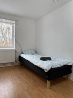 Workers • 5BR • 1Bath • Säve • Parking - 7