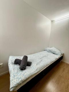 Workers • 5BR • 1Bath • Säve • Parking - 3