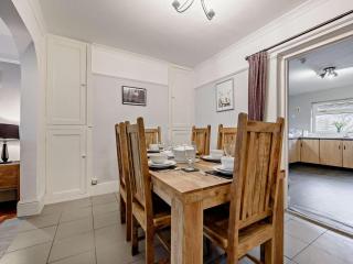 3 Bed in Tenby oc-fb063 - 7