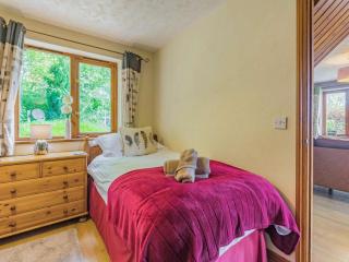 3 Bed in Worcester oc-cc030 - 1