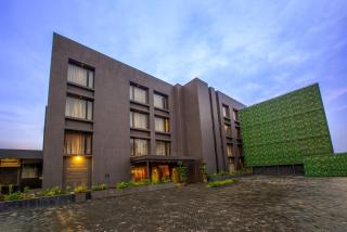 Purple Elephant Hotels & Experiences - 0