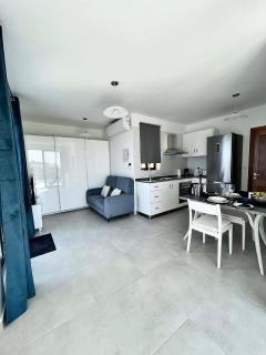 Malta Luxury Seafront Penthouse with Panoramic Views and Terrace in Mellieha - 4