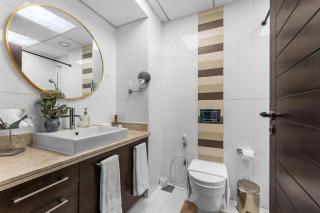 Charming 1BR w Burj Khalifa view - 4