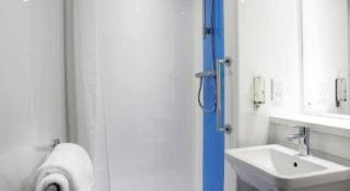 Travelodge Cardiff M4 - 1