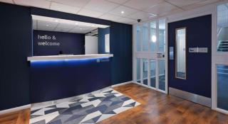 Travelodge Bracknell - 1