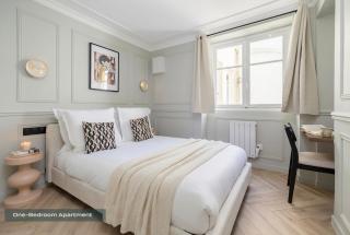 PoeticStay - Louvre - 1