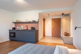 stuub jostal - 4