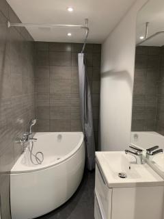 Appartement Deux Chambres 61 m2 - Idéal Séjour Longue Durée - Lumineux et Entièrement Équipé - 1