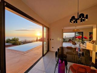 Villa Miougrano, Vue Exceptionnelle, Standing, Piscine, Climatisation - 7