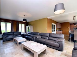 Holiday Home in Hastière with Valley Views - 9