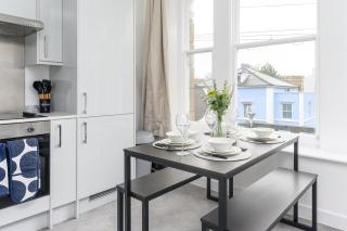 #118 Modern&Cozy Flat in the Heart of Gravesend - 10 mins to New Tavern Fort- Guest for 4 - "Perfect for contractors and Families - Free street Parking" - 4