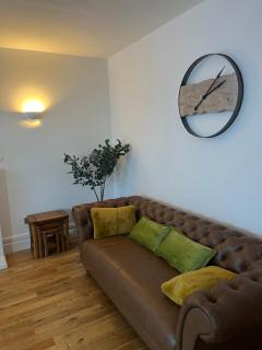 3 Bed Modern Period Styled Home - Easy City Access - 8