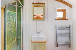 Pelsham Shepherd's Hut - 4