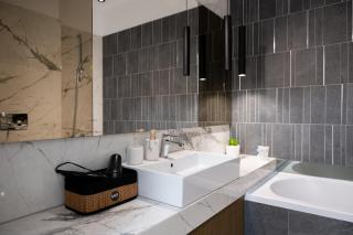 MoHost Luxury Landing Apartments Complex Qualis Brasov - 4