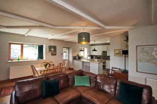 Brofallen - spacious holiday cottage with sea views and enclosed garden - 7