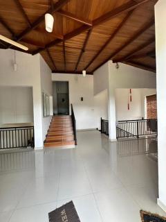 Albion Nest Galle - 2