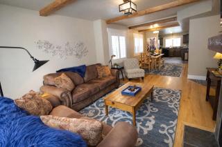 Charming Family Retreat with New Hot Tub, Walk to Main Street & Transit Center 470 - 2