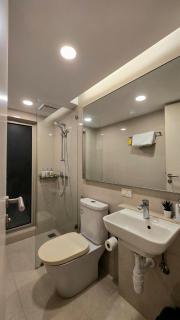Empire Stays - Coastline Studio Hiranandani Estate - 4