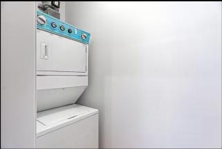 2 bedrooms 2 bathrooms - 3