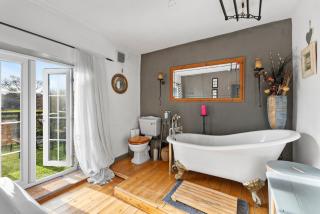 139 I Abbey House I Characterful & Peaceful 1BR House w Garden, Rooftop Balcony, Fully Equipped Kitchen and Dedicated Workspace - 7