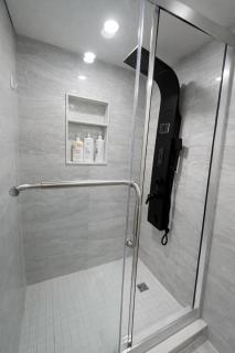 Yonge Sheppard House - 9