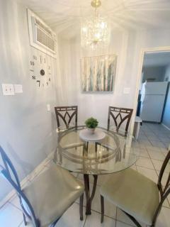 Entire Home Near Cordova Intl Bridge - 5