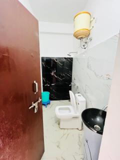 Radhe Krishna Guest House - 4