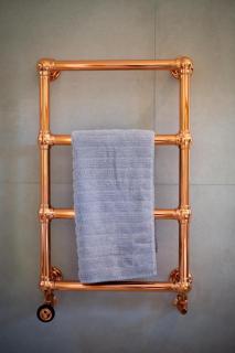 Idyllic countryside cabin with stream and lake - 7