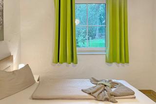 Laubhütte Baum 1 - 3