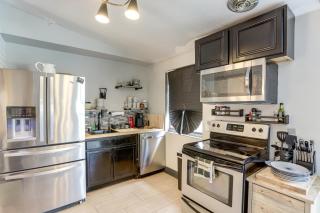 6 Mi to Dtwn Toledo! Family-Friendly Haven with Deck - 3