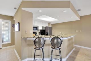 7170 Harbourside - 3