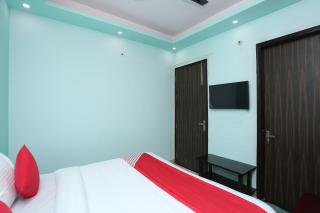 Hotel O by OYO Golden Palace - 2