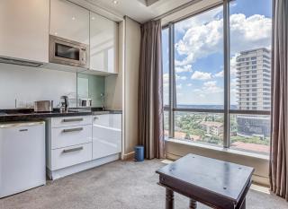Sandton Skye Lux Apartment 605 - 7