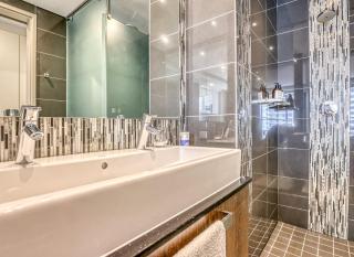 Sandton Skye Lux Apartment 605 - 2