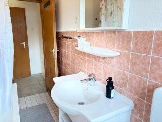 CosyHomes24 - Centrally with parking space and living room - GE11b - 2