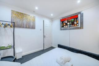 RA1GH Cosy FREE PARKING & FAST Wi-Fi Stay - 2