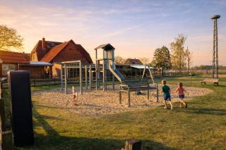 Familienfreundliche große Ferienwohnung mit Pool & Pferden - Spielplatz direkt am Haus - 4