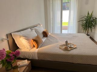 Stella's Place - 8