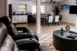 Charming And Spacious Family Friendly 3BR - 8