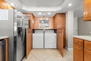 Shoreline Towers 1094-seasonal beach service-pool - 6