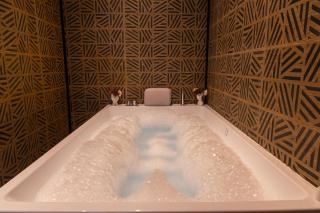 Love Room Valence - Suite romantique avec balnéo privée 2 places - Bourg-lès-Valence - 9