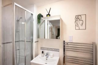 Central Comfort Southampton, Free Parking - 4