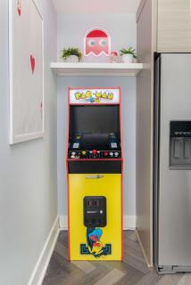 Happy Stays, Mins to Park Circle, Dtwn, CHS Beach - 7