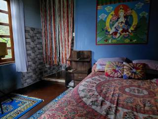Khechuperi Lake Stone Home Stay - 4