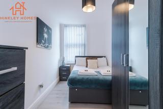 Comfortable 4-Bed in Merseyside - 2